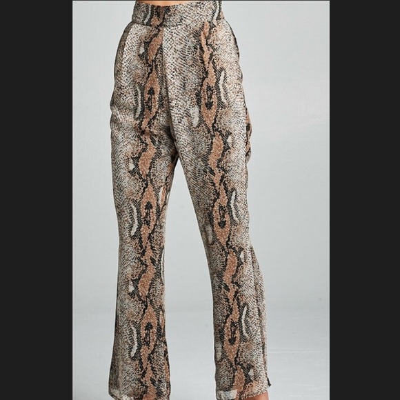Snake Print High Waist Crop Pants - Picture 4 of 7